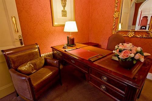 Ariel House Gasthuis 4*