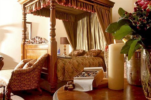 Ariel House Gasthuis 4*